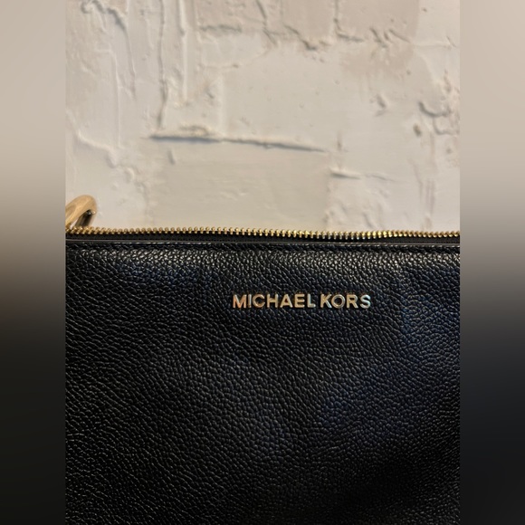Michael Kors Crossbody - Picture 4 of 6